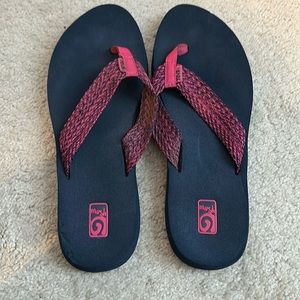 Women’s Teva Flip Flops Size 10